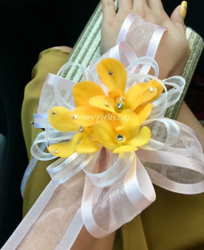 Golding Orchard Corsage